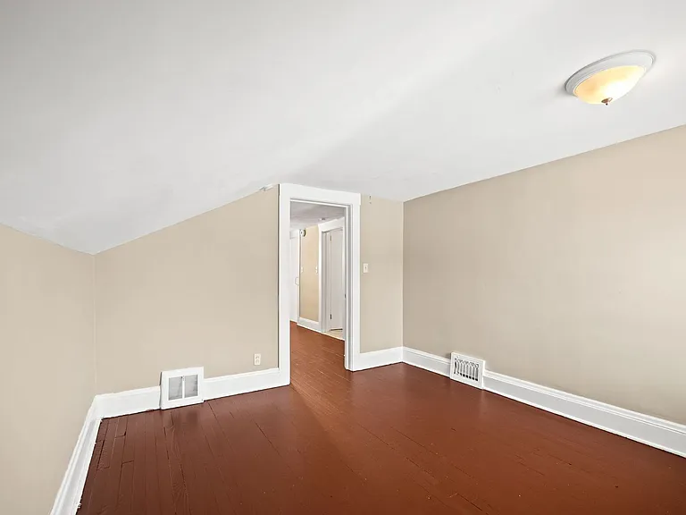 153 Henry St — Photo 17