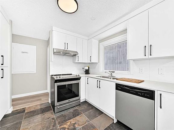 4th image of 114 S Midcrest Cres SE