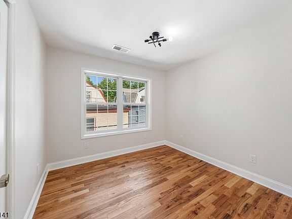 5th image of 259 Madison Ave