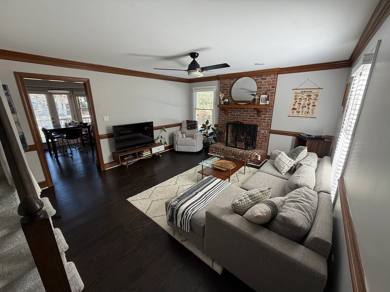 3 bed, 1273 sqft, $2,400 — Photo 2