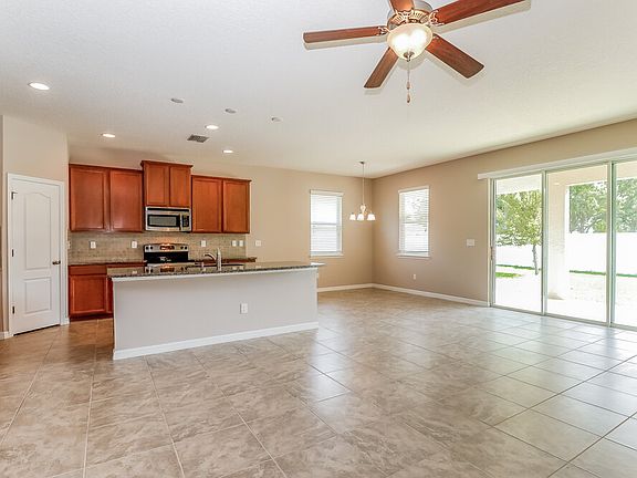 3rd image of 513 Corbett Bluff Dr