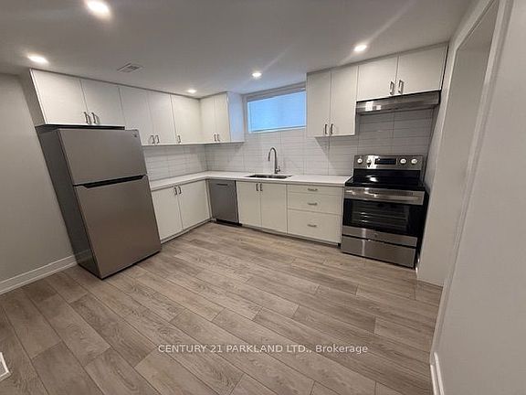 3rd image of 82 Verobeach Blvd #Basement