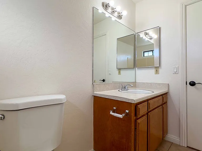 323 W 15th Ave — Photo 19