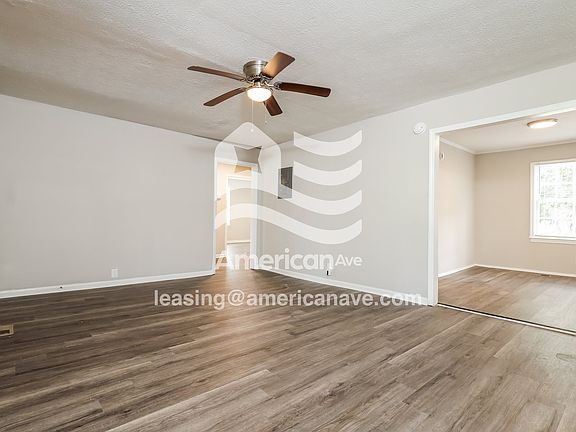 1732690_004_wm_-_living_room_12967640.jpg