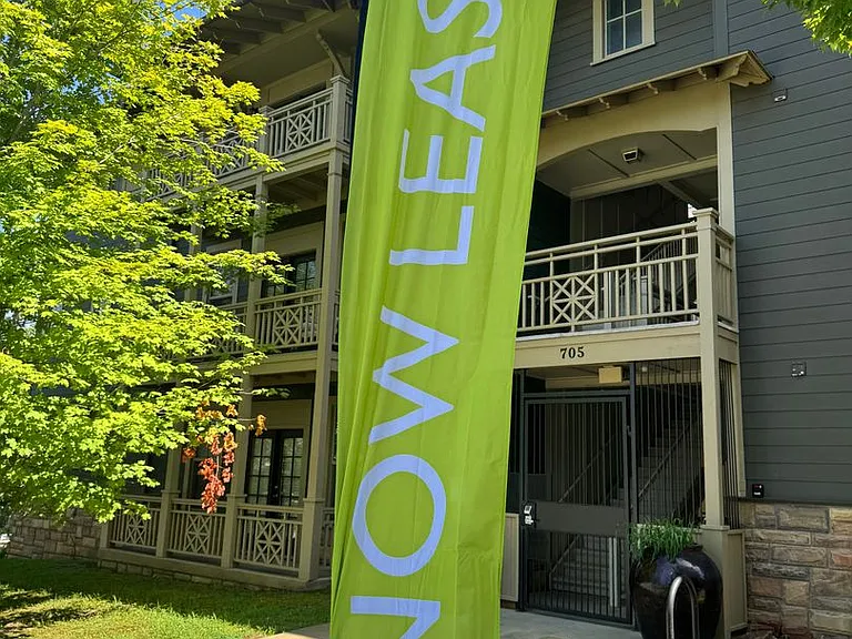 705 W Douglas St — Photo 18