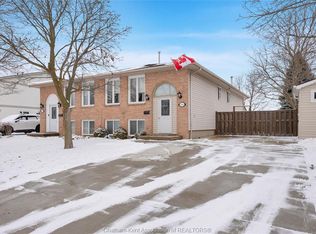 104 Bruinsma Ave, Chatham Kent, ON N8A 5G8