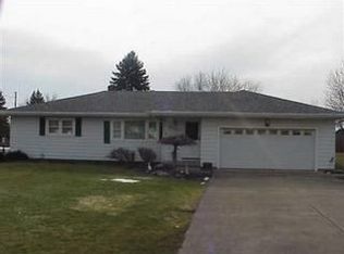 1360 Shannon Rd, Girard, OH 44420