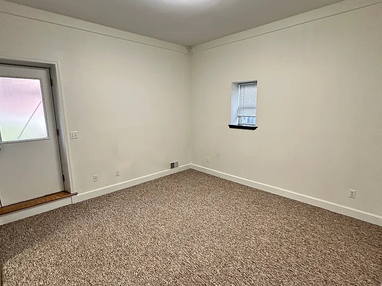306 S Oak St #A — Photo 12