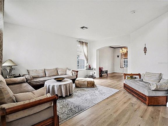 5th image of 4992 HOOK HOLLOW CIRCLE