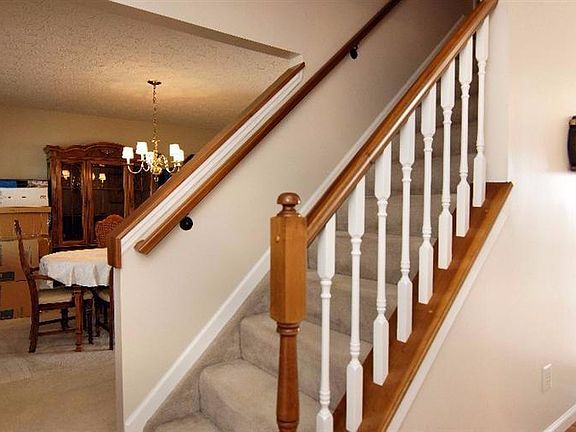 2nd image of 6037 Glenn Trace Ln