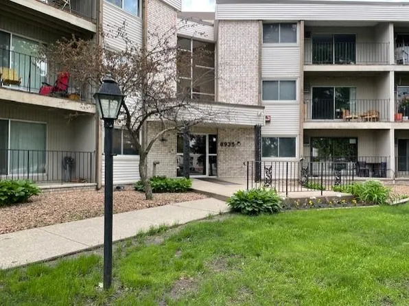 8935 Old Cedar Ave S APT 314, Bloomington, MN 55425