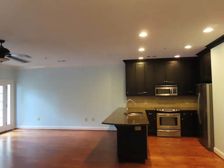 170 Woodrow St #B4 — Photo 1