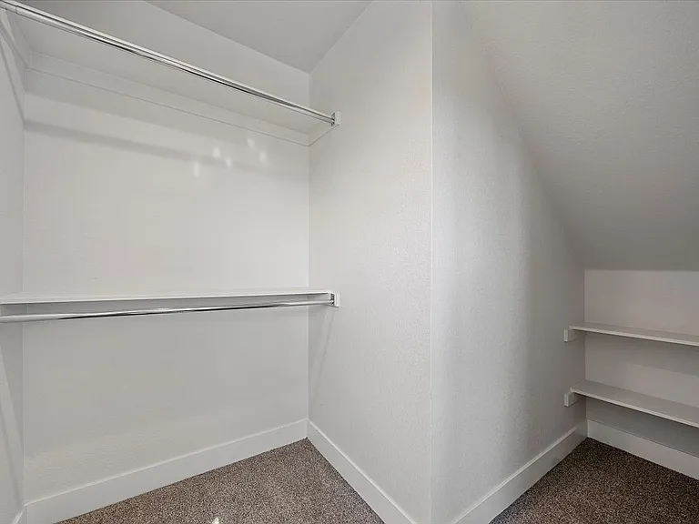 1320 Benton St — Photo 9
