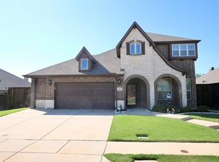 412 Amber Ln, Aubrey, TX 76227