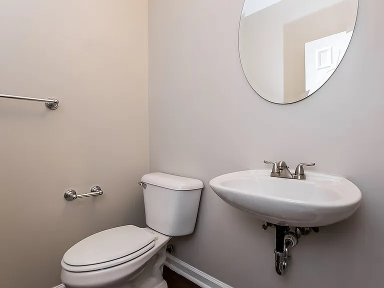 111 Windsong Dr — Photo 15