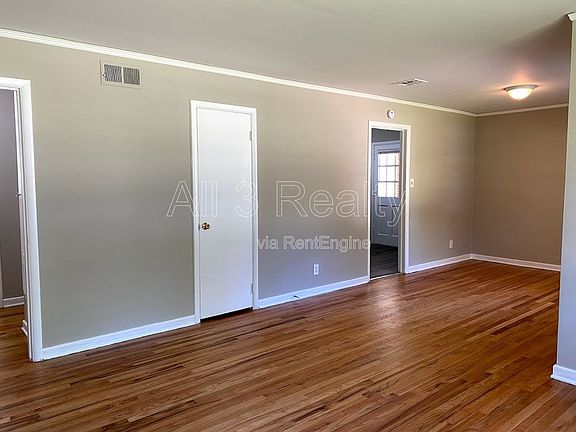 5th image of 940 Green Ridge Ct