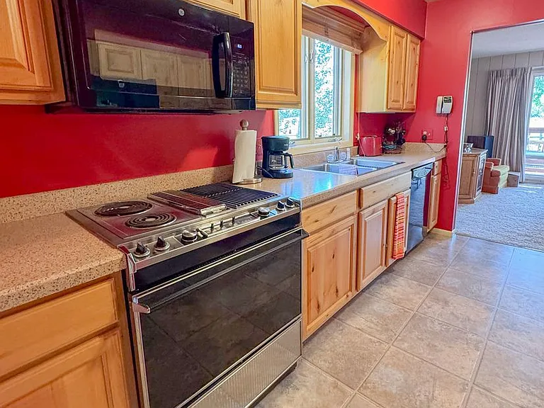 21 Mills Ln — Photo 2