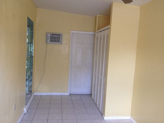 5th image of 18355 NE 1st Ct