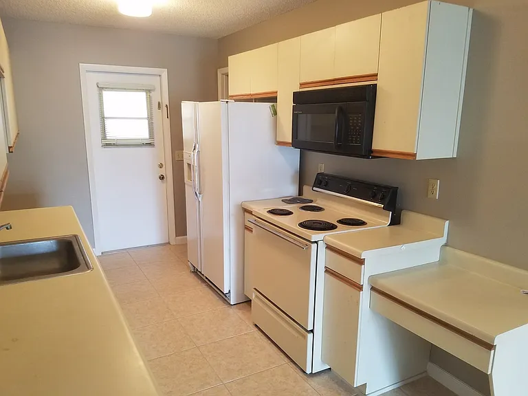 242 Winter Ridge Blvd — Photo 4
