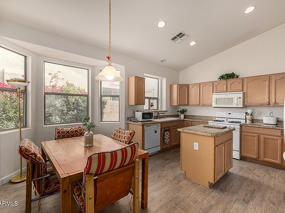 4th image of 18186 W CONTINENTAL Parkway