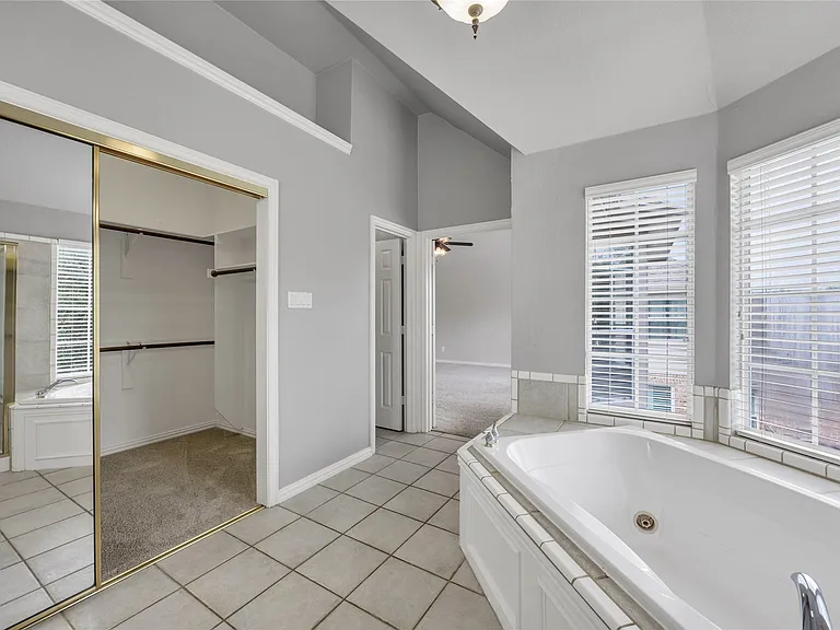 4758 Ridgeland Dr — Photo 13