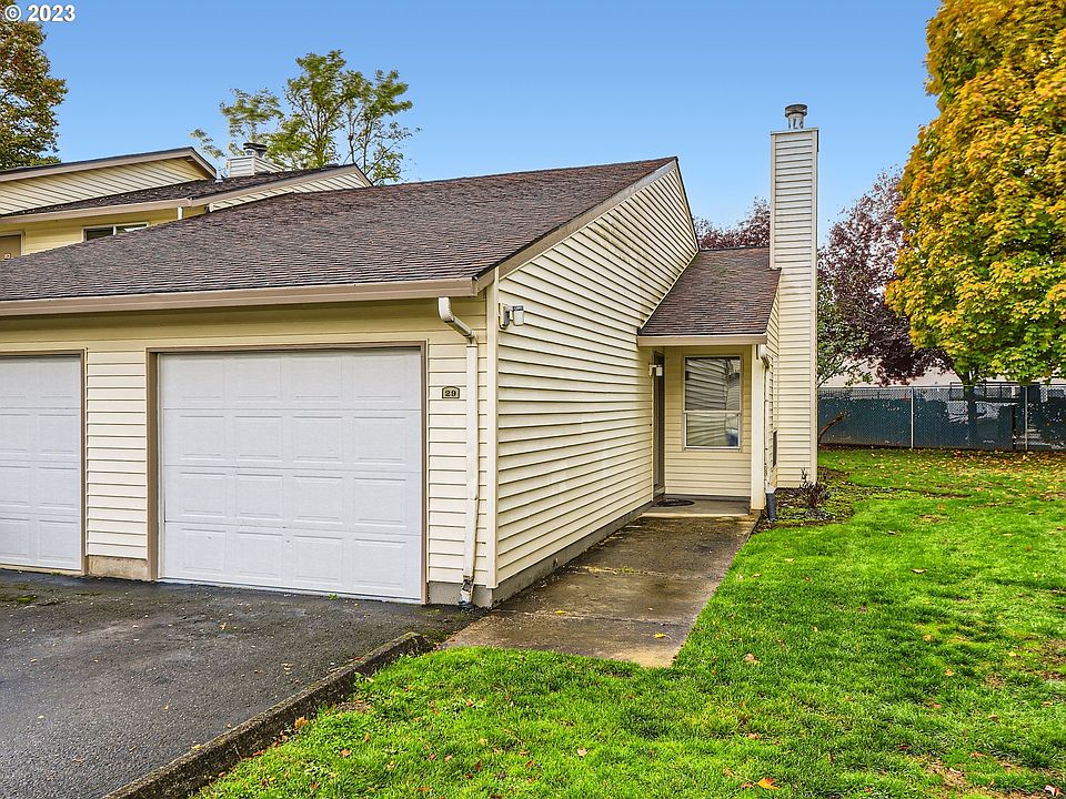 1st image of 512 SE 157th Ave Unit 29