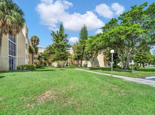 942 NE 199th St APT 207, Miami, FL 33179