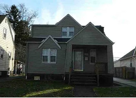 3667 W 132nd St photo 1