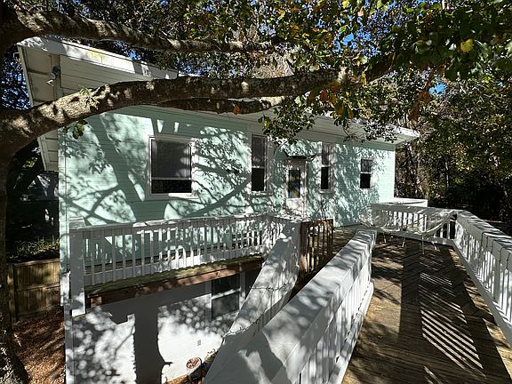 3rd image of 1543 Macoma Dr