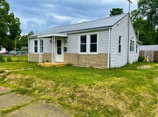 814 W 10th St, Marion, IN 46953