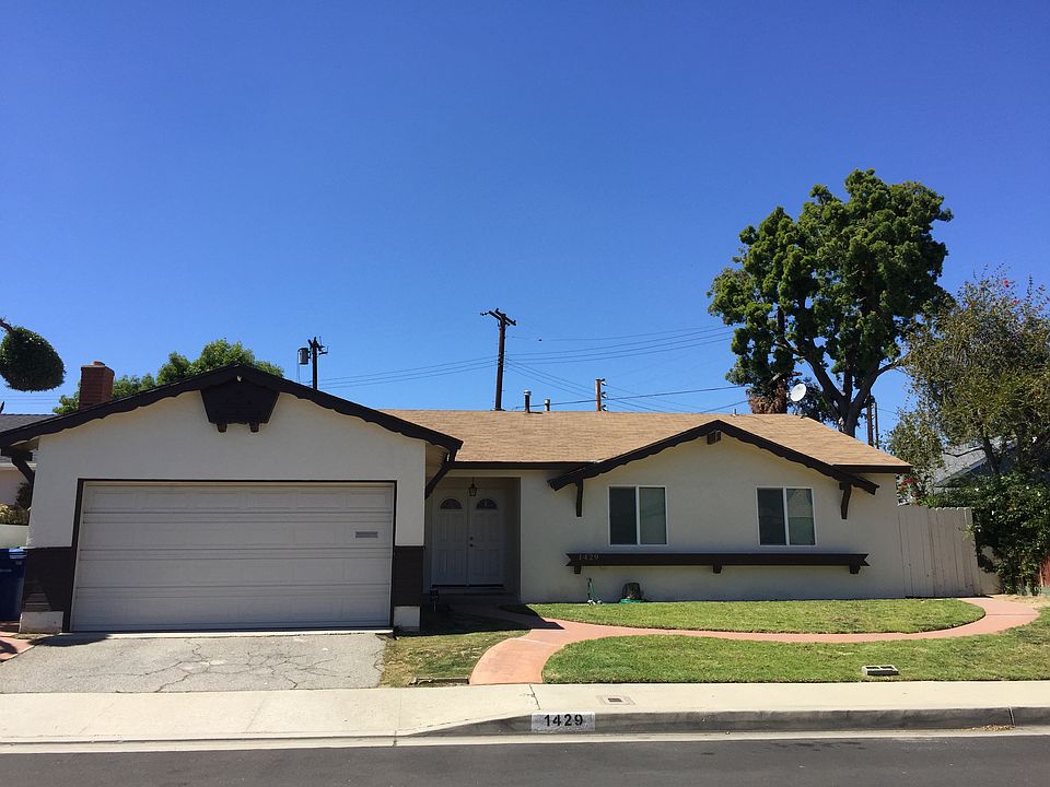 1st image of 1429 N Cabrillo Ave