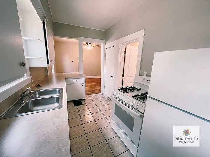 5 bed, 2.0 bath, 1500 sqft, $2,150 — Photo 3