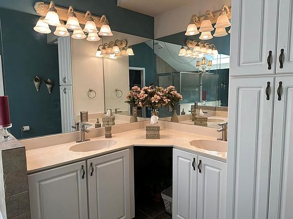 5th image of 2491 NE Pinecrest Lakes Blvd