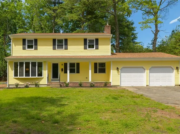 5 Knapton St, Barrington, RI 02806