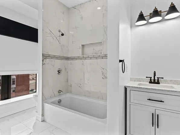 276-280 Essex St #502, Lawrence, MA 01840