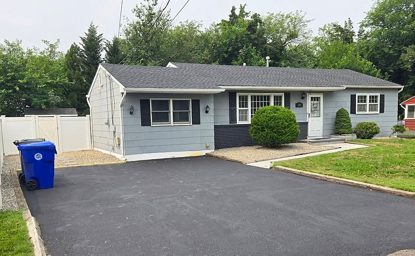 1st image of 300 Essex Dr