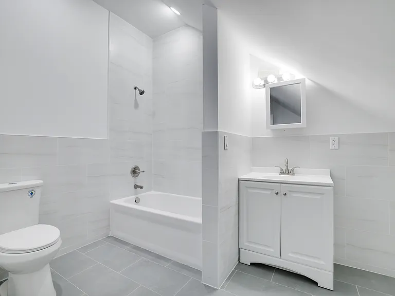 127 Evergreen Ln #4 — Photo 15