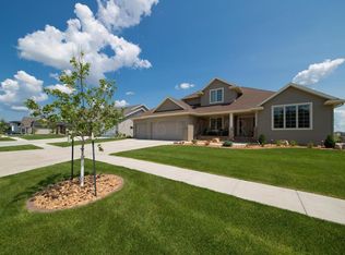 3529 Shadow Wood Ln E, West Fargo, ND 58078