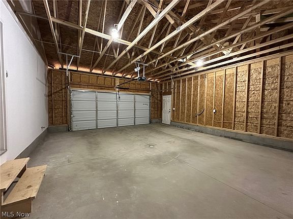 3rd image of 32 Maranatha Dr
