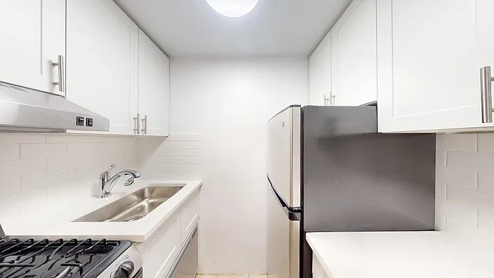 Rented by Bond New York | media 6