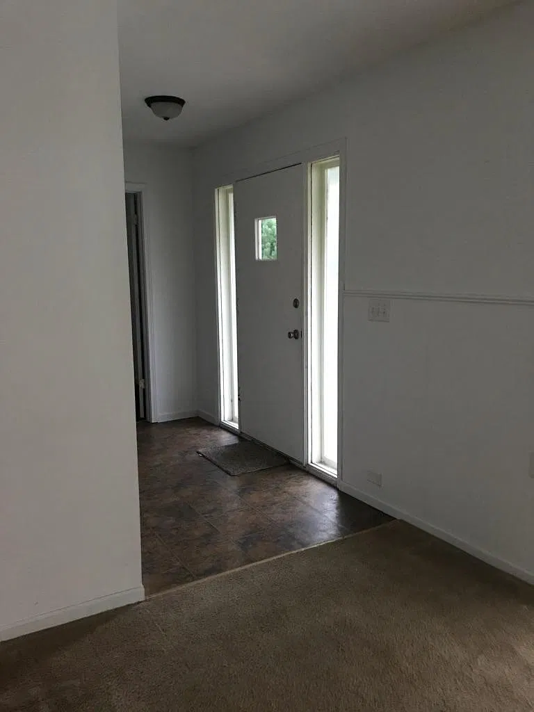 4 bed, 1728 sqft, $2,195 — Photo 3