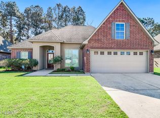 207 Woodhaven Rd, Youngsville, LA 70592