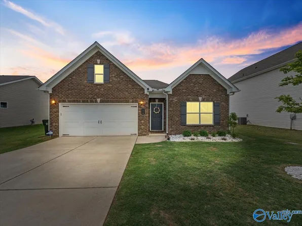 114 Emma Grace Ln, New Market, AL 35761