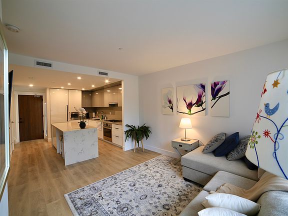 5th image of 4711 Hazel St #4715