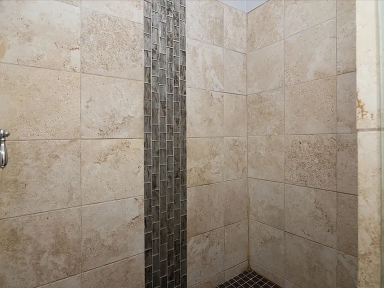 1755 Lyle Ave — Photo 28