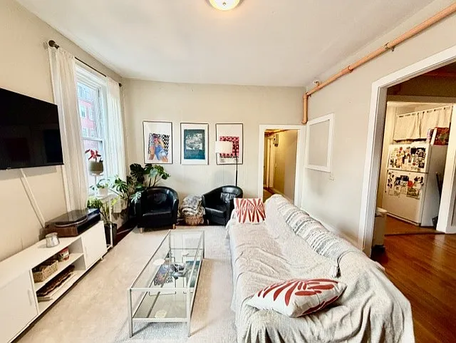 435 Hanover St #2C — Photo 1