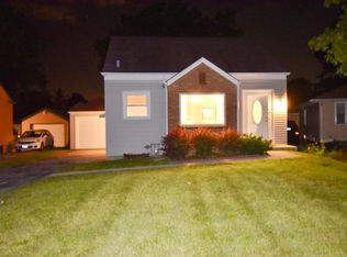 909 Fairfield Ct, Waukegan, IL 60085