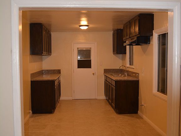 4th image of 11507 Truro Ave #B