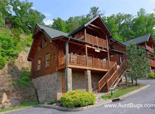 1606 Mountain Lodge Way #POOLSIDEFARMERSRETREAT221, Sevierville, TN 37862