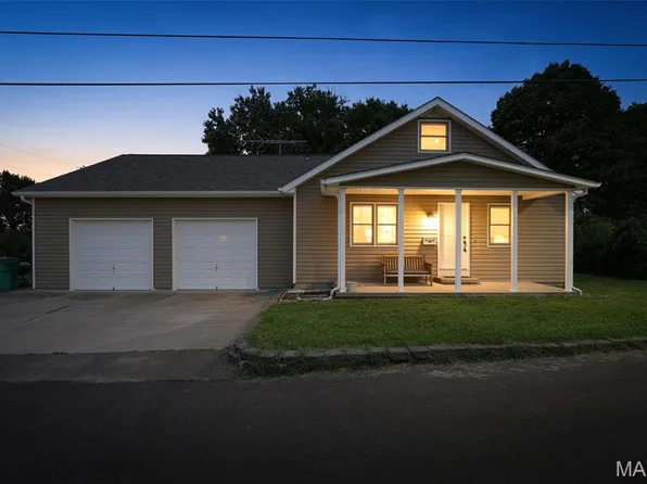354 N 5th St, Sainte Genevieve, MO 63670